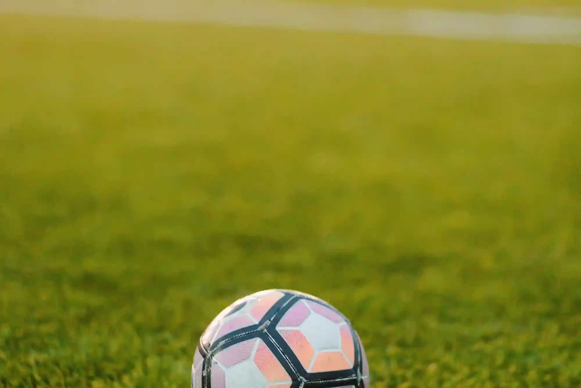 أهم أخبار اليوم في العالم العربي وترتيب الدوري الإنجليزي