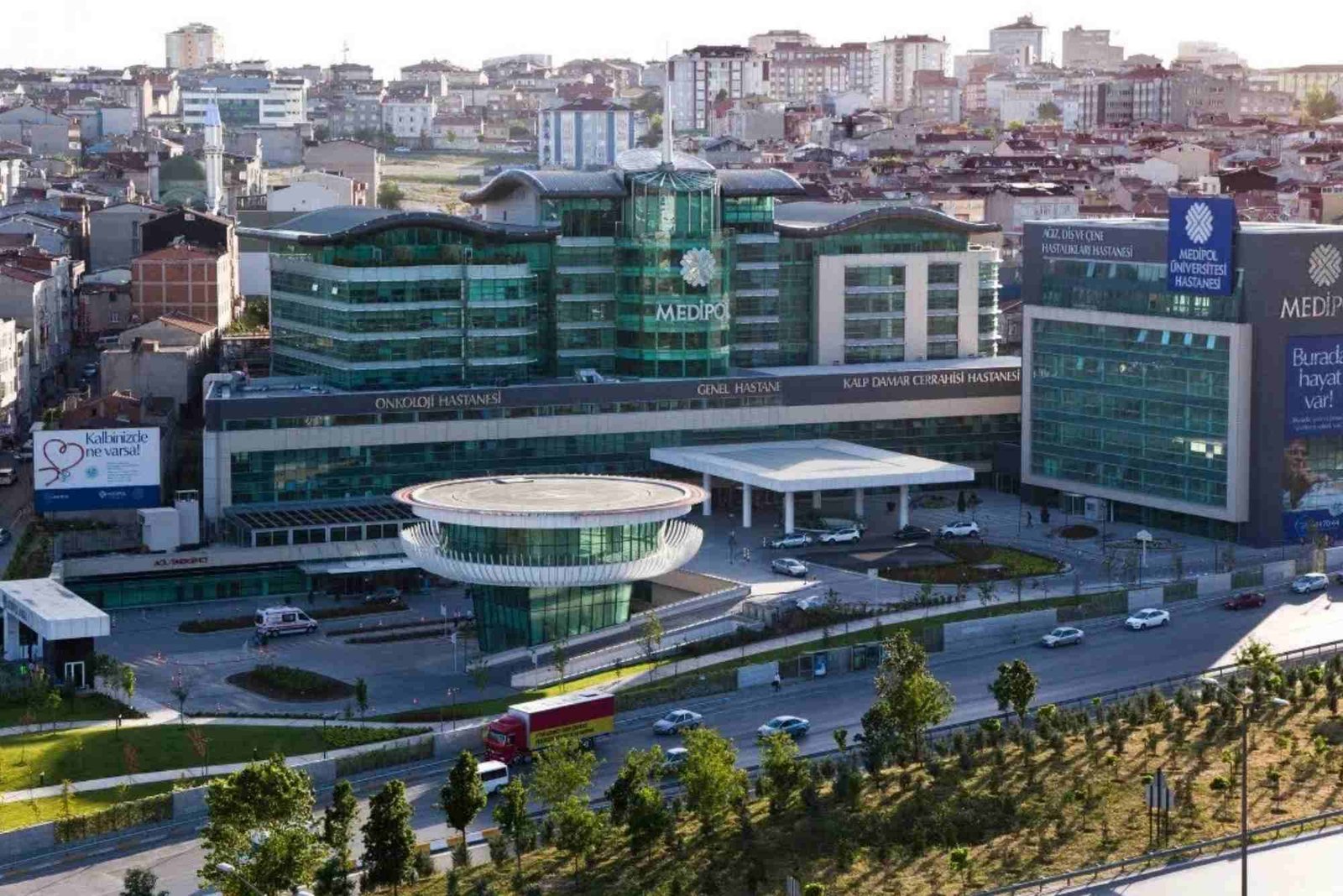 ما الفرق بين التقديم المباشر والتقديم عبر وكلاء ميديبول؟